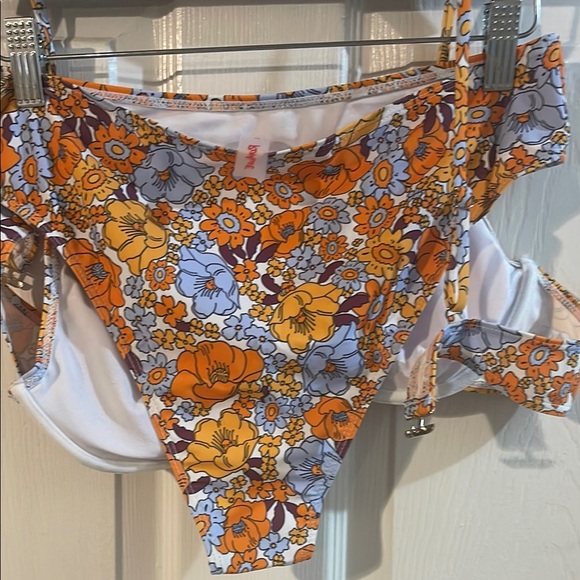 ROMWE Floral Bikini - Orange and White - Picture 4 of 6